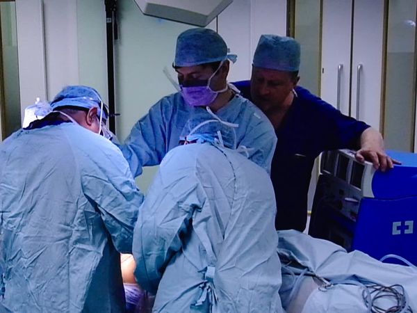 Surgeons: At the Edge of Life - The Longest Day