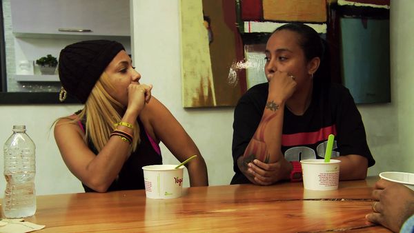 La La's Full Court Life - La & Kelly Horse Around