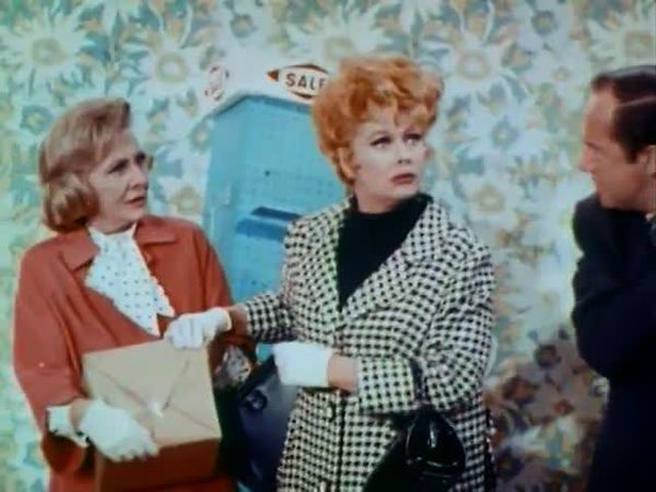 The Lucy Show - Lucy Gets Trapped