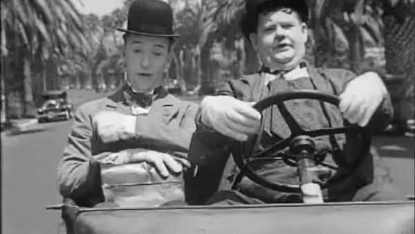 Laurel & Hardy - Busy Bodies