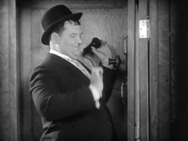 Laurel & Hardy - Blotto