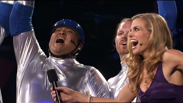 Hole in the Wall - Sumos Vs. Jockeys