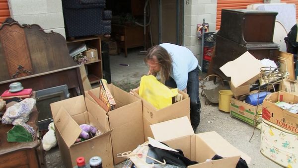 Storage Wars: Northern Treasures - Orangeville Sqeeze Play