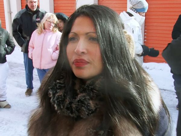 Storage Wars: Northern Treasures - All's Fair in Love and Storage War