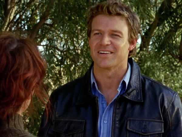 McLeod's Daughters - All The Wrong Places