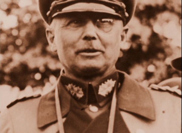 Hitler's Bodyguard - Kill Hitler Before War Starts