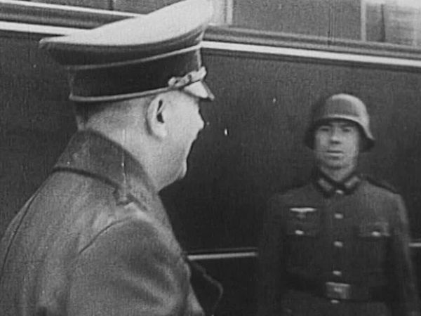 Hitler's Bodyguard - Flights into Danger