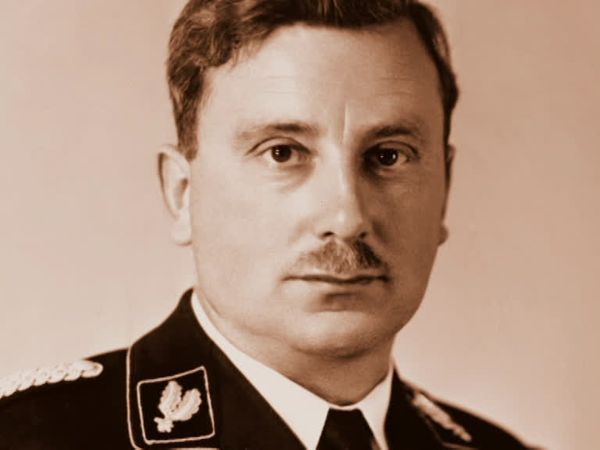 Hitler's Bodyguard - Kill the New Chancellor
