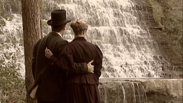 Paranormal Portals - The Ghosts of Lovers Leap