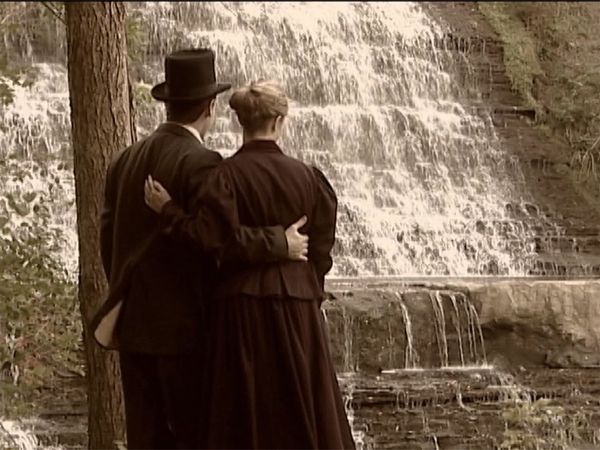 Paranormal Portals - The Ghosts of Lovers Leap