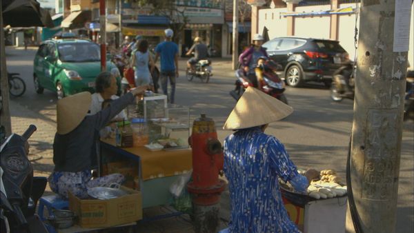 Sarah Wiener in Asien - Vietnam und Sommerrolle