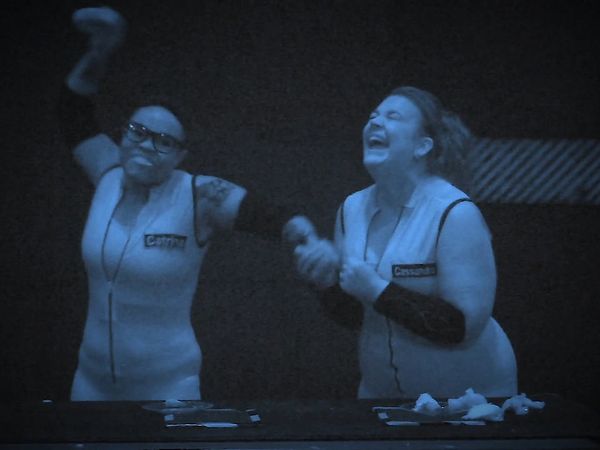 Total Blackout - El Amor es Ciego