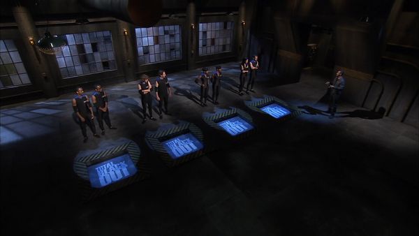Total Blackout - Hermanos Asustados