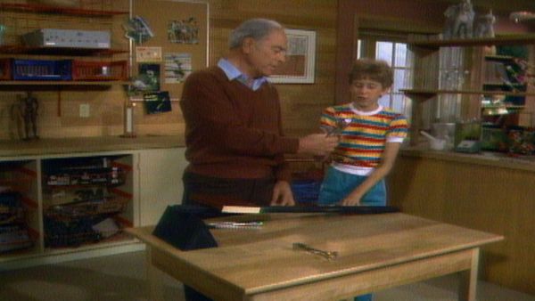 Mr. Wizard's World - Electrocuted Hot Dog, Chocolate Journey and more