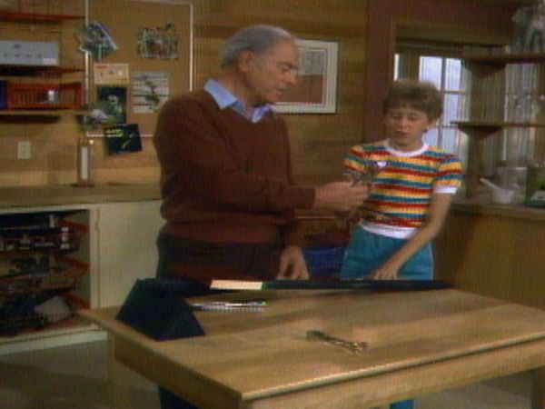Mr. Wizard's World - Electrocuted Hot Dog, Chocolate Journey and more