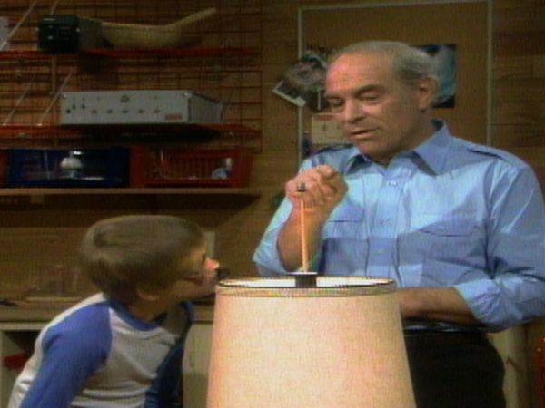 Mr. Wizard's World - Walk Through Paper, Heat Spiral and more