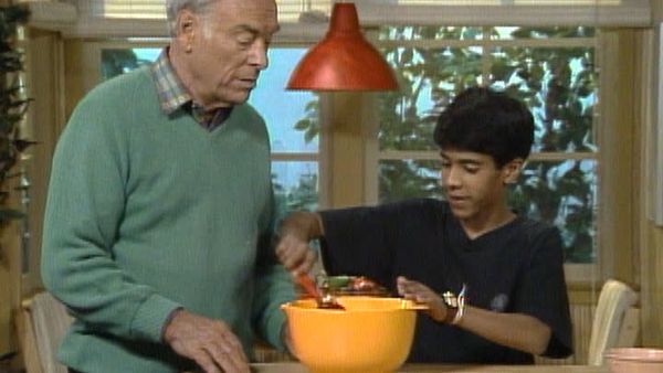 Mr. Wizard's World - Radioactivity, Salt vs. Sugar and more