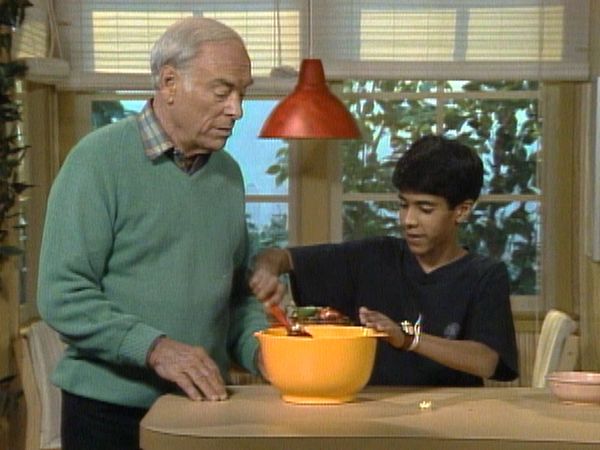 Mr. Wizard's World - Radioactivity, Salt vs. Sugar and more