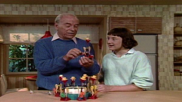 Mr. Wizard's World - Ice Bomb, Alligator Courtship and more