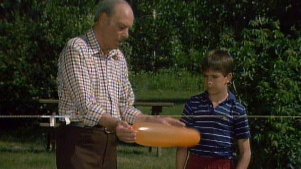 Mr. Wizard's World - Balloon Rocket, Sea Turtles and more