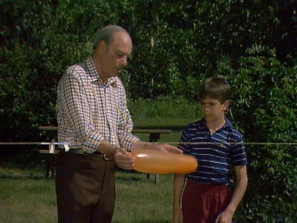 Mr. Wizard's World - Balloon Rocket, Sea Turtles and more