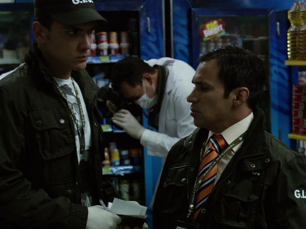 Infiltrados - Episodio 1x1