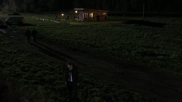 Gracepoint - Mark es atrapado en una mentira