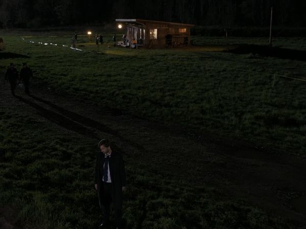 Gracepoint - Mark es atrapado en una mentira