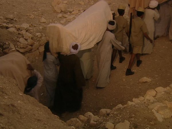 Akhenaten and Nefertiti - The Mummies of the Heretics