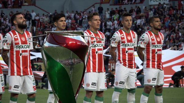 Fuerza Necaxa - Ironía en la cancha