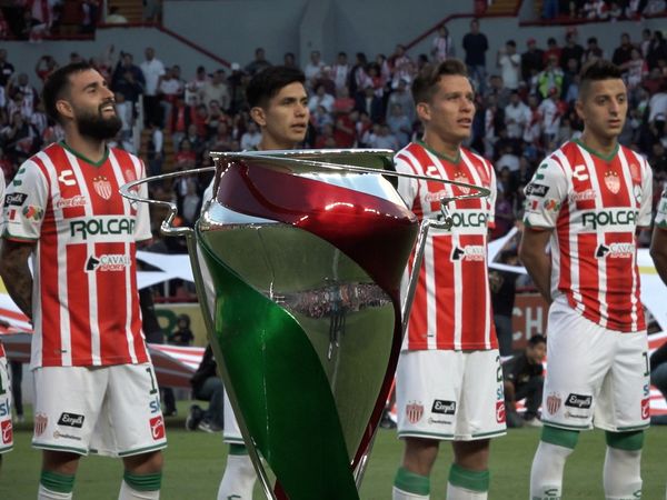 Fuerza Necaxa - Ironía en la cancha