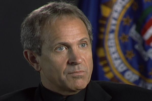 Los archivos del FBI - Los asesinos de la cafeteria
