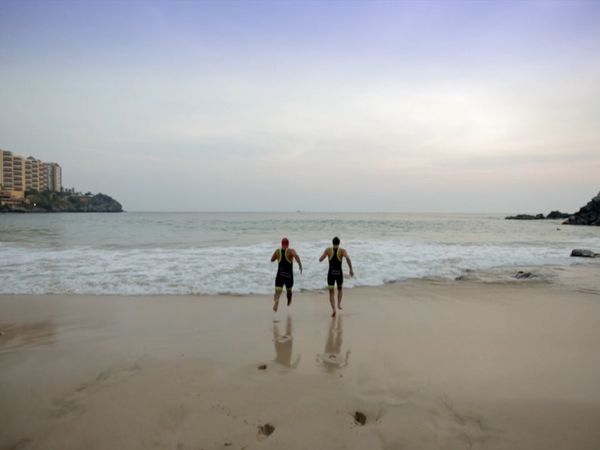 Correr Para Vivir - Jorge y Javier Hernandez - Ixtapa Zihutanejo, Guerrero