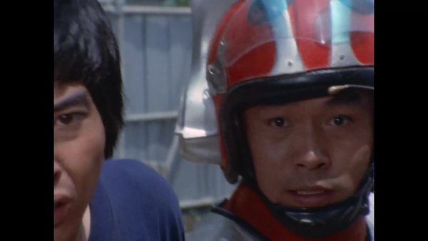 Ultraman Leo - Huge Explosion! A Desperate Couple Of Aliens