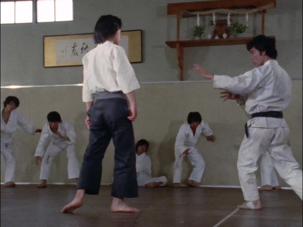 Ultraman Leo - Certain-Kill Fists! A Young Boy Calls Upon A Tempest