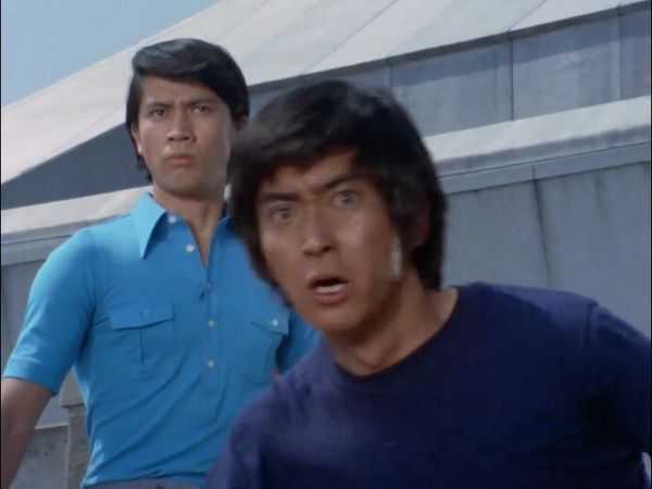 Ultraman Leo - Deadly Designs In Darkness! Attacking With Fighting Spirit