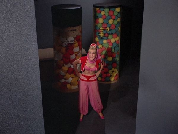I Dream Of Jeannie - Genio, Genio, Quien tiene al Genio? - Parte I