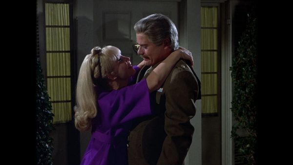 I Dream Of Jeannie - Mi maestro de doble cruce