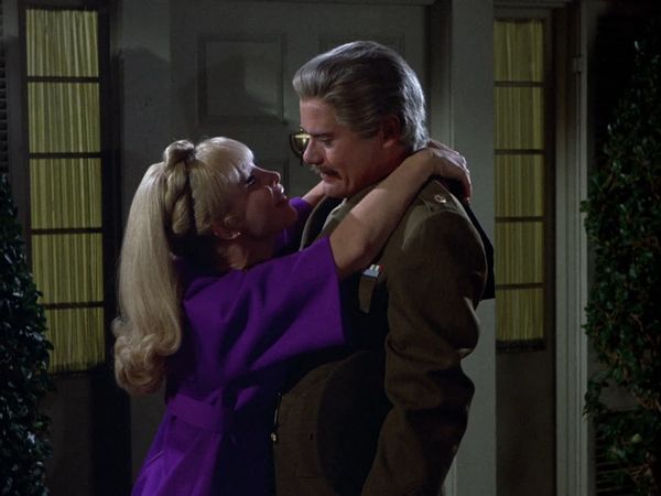 I Dream Of Jeannie - Mi maestro de doble cruce