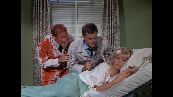 I Dream Of Jeannie - ¿A quien llamas genio?