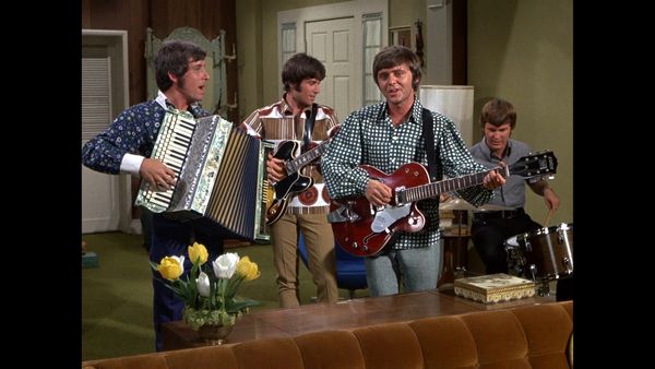 I Dream Of Jeannie - Jeannie, la hippie