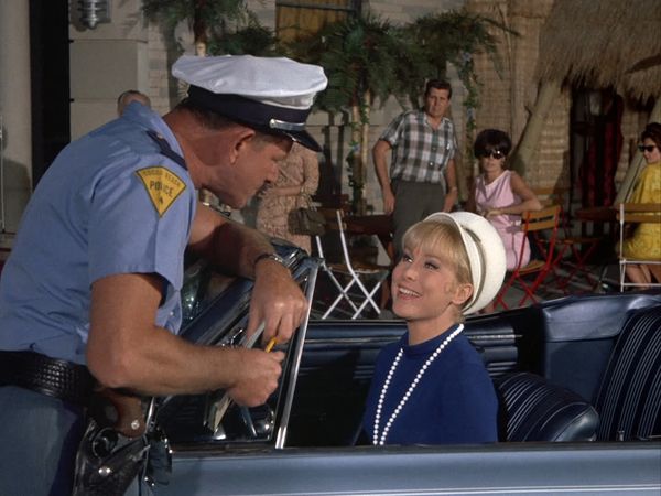I Dream Of Jeannie - No puede arrestarme, no tengo licencia de conducir