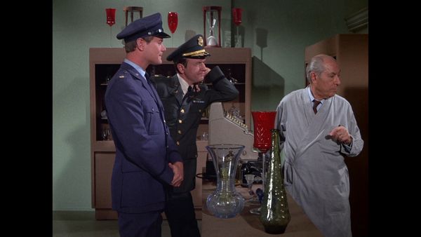 I Dream Of Jeannie - Una de nuestras botellas está perdida