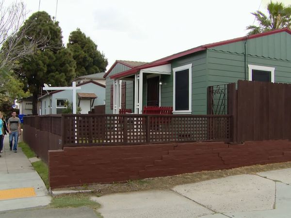 Tiny House Hunting - Tiny House for a Baby Girl