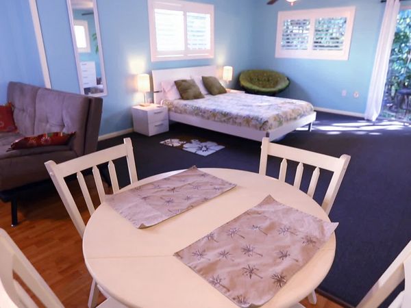 Tiny House Hunting - Tiny Honolulu Bachelor Pad