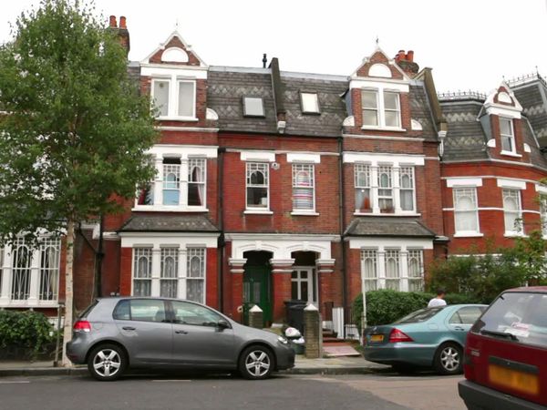 Sarah Beeny's How to Sell Your Home - Manchester and Kent