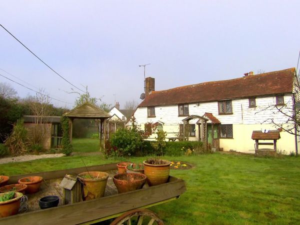 Sarah Beeny's How to Sell Your Home - East Sussex and Nottingham