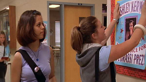 Degrassi: la nueva generación - Política familiar