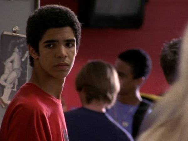 Degrassi: la nueva generación - Grito, Parte. 1