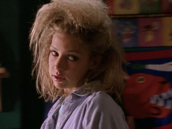 Degrassi: la nueva generación - Las muchachas solo desean divertirse